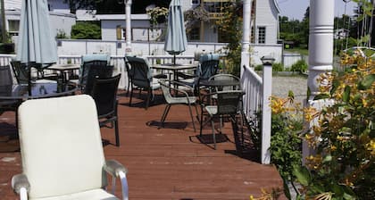 Auberge Jeunesse LouLou's Backpacker Hostel