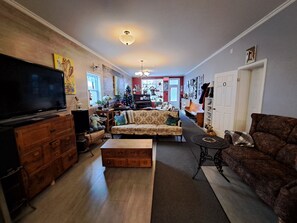 Fireplace - Auberge Jeunesse LouLou's Backpacker Hostel (Levis)