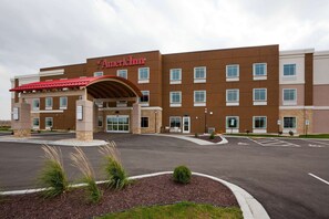 Exterior - AmericInn by Wyndham Waupun (Waupun)