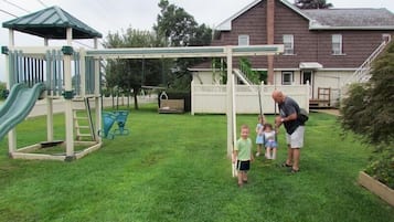 Children’s play area – outdoor