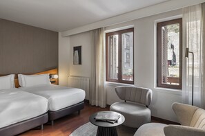 Superior Double Room | Premium bedding, down duvets, memory-foam beds, minibar - Hotel de l'Isard (Andorra la Vella)
