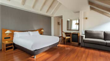 Family Room | Premium bedding, down comforters, memory foam beds, minibar