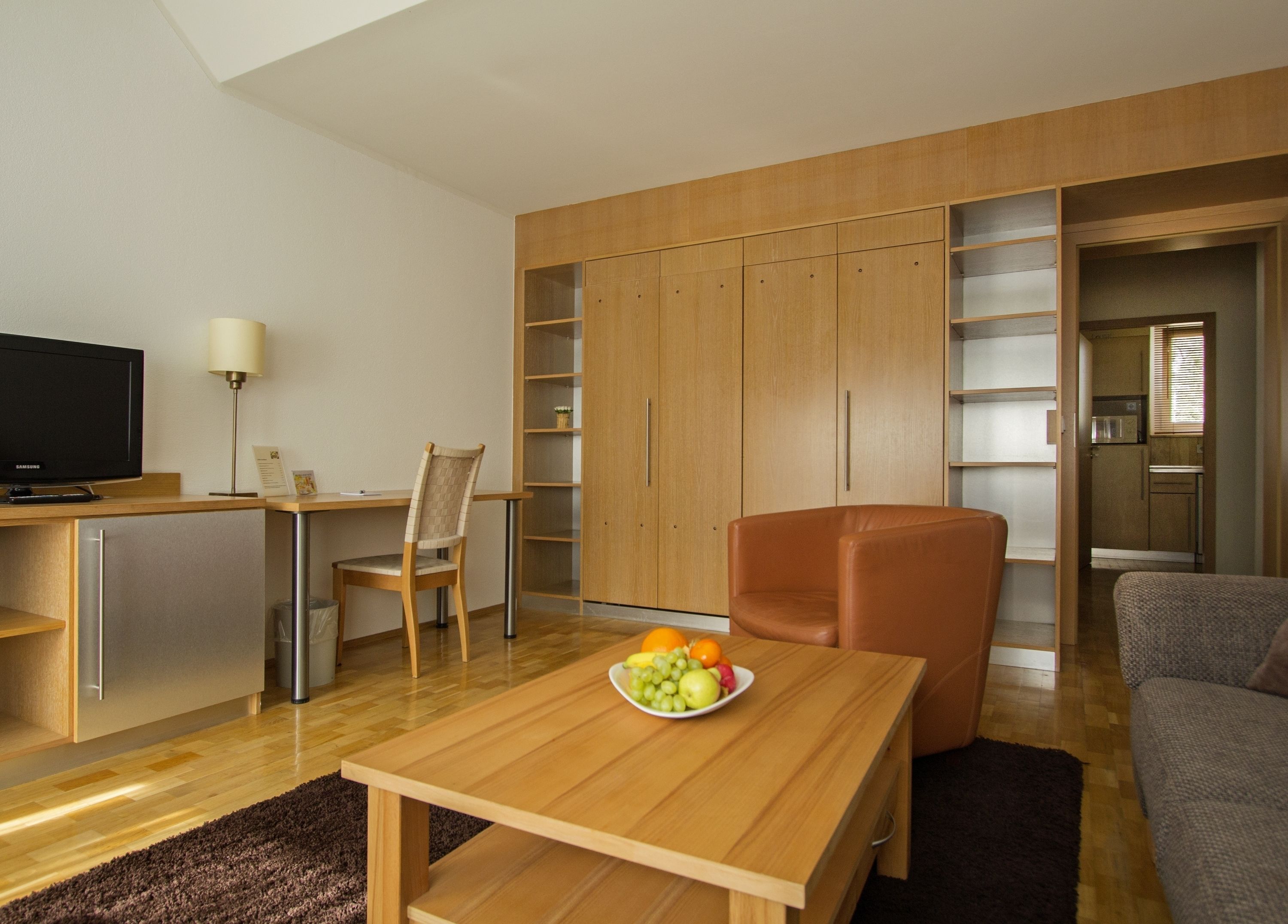 32-inch lcd tv with cable channels