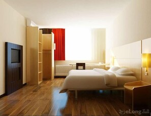 办公桌、免费 WiFi