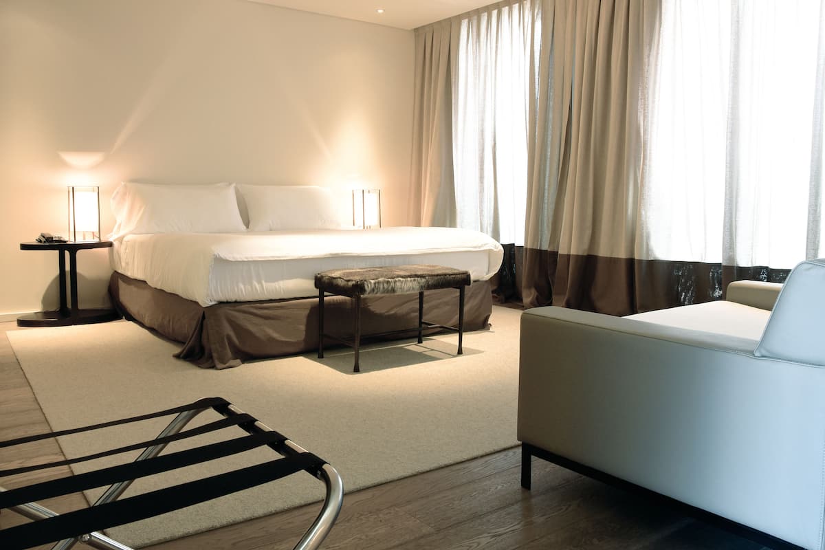Executive Suite, 1 King Bed, Bathtub