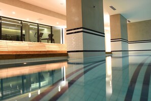 Indoor pool, outdoor pool - Oliva Luxury Hotel Montevideo (MONTEVIDEO)