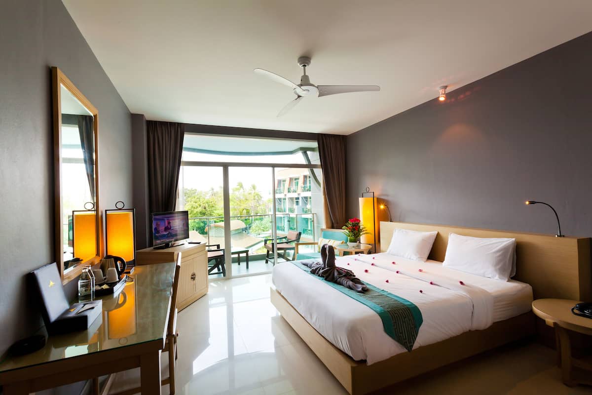 Superior Room, Pool View | 1 bedroom, premium bedding, in-room safe, desk