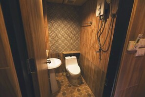 Ducha, secador de pelo, toallas