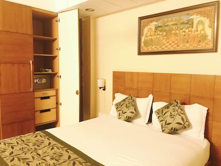 Luxury Room | Premium bedding, minibar, in-room safe, desk
