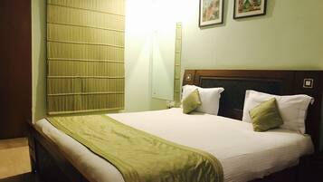Deluxe Room | Living room | LCD TV