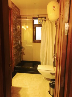 Bathroom - Skylink Suites (New Delhi)