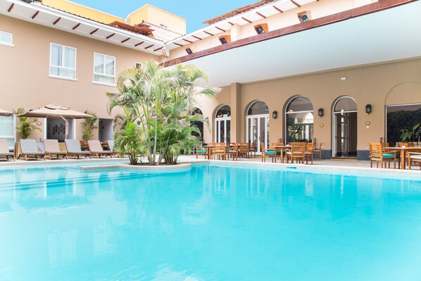 Piscine extérieure
