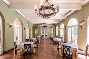 Breakfast, lunch and dinner served