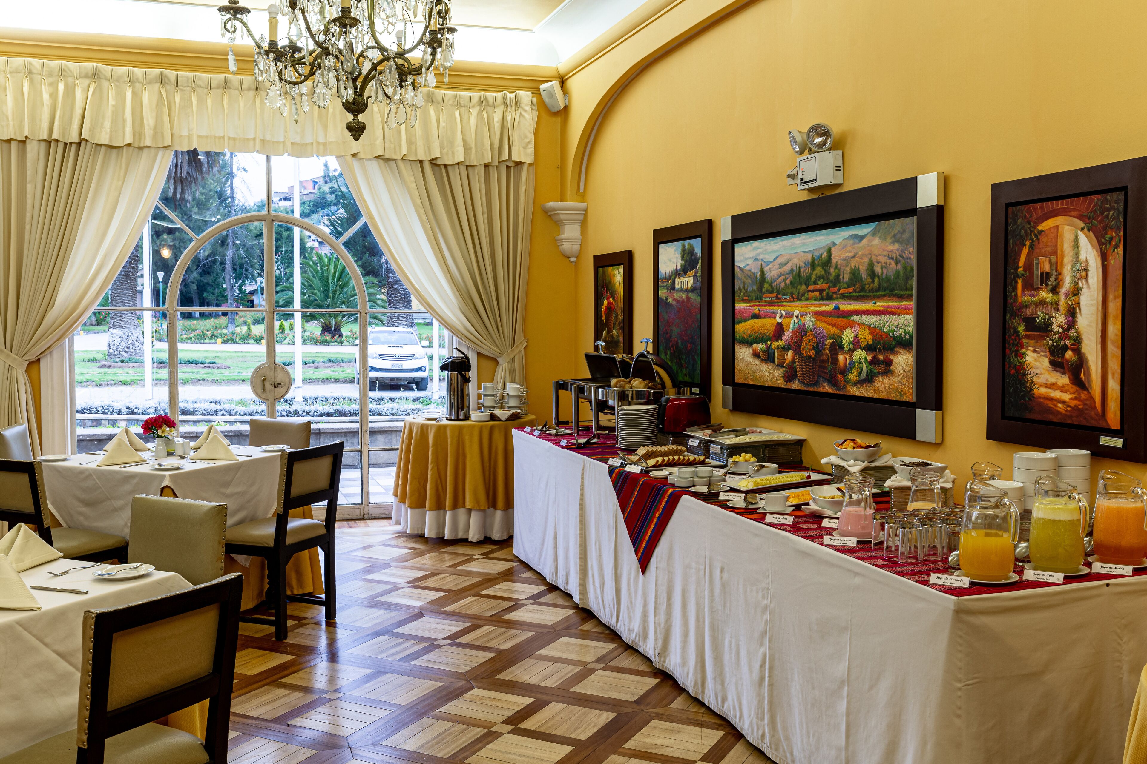 breakfast, lunch and dinner served