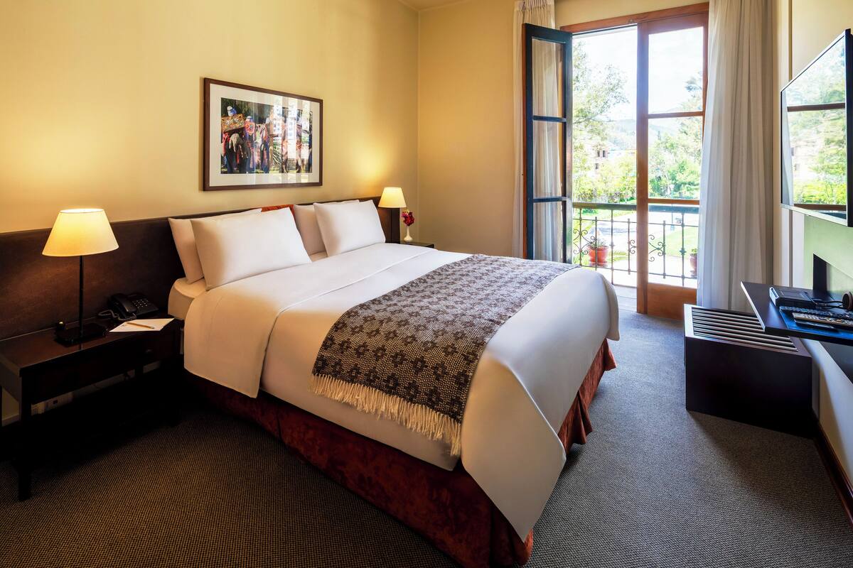 Executive Room | Premium bedding, desk, blackout curtains, free WiFi