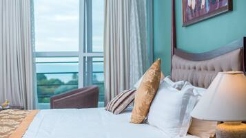 Suite | In-room safe