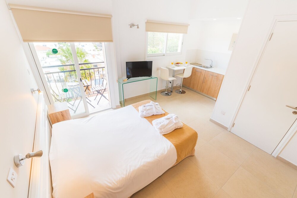 Boutique Hotel Limassol | Chrielka by null