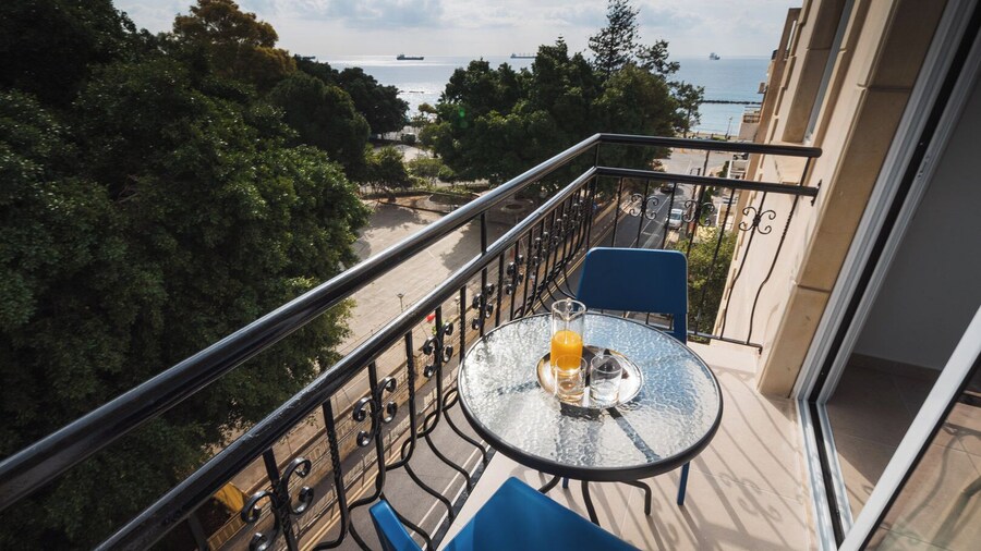 Chrielka Hotel Apartments