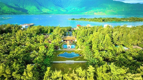 Lăng Cô Beach Resort