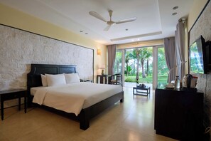 Minibar, in-room safe, desk, soundproofing