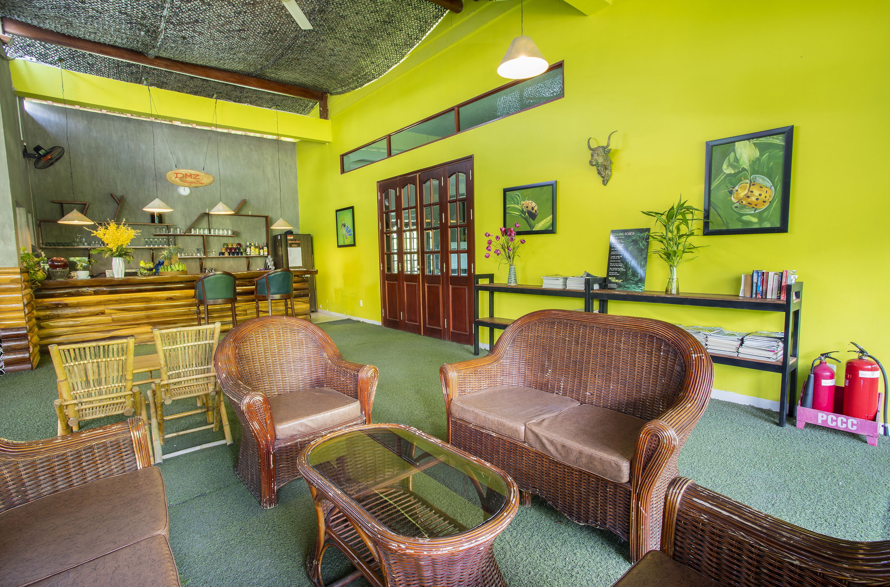 breakfast, lunch, dinner served; vietnamese cuisine