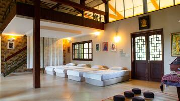 Àtic clàssic | 1 dormitori, caixa forta a l'habitació i decoració individual