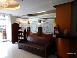 Interior - Silver Oaks Suite Hotel (Manila)