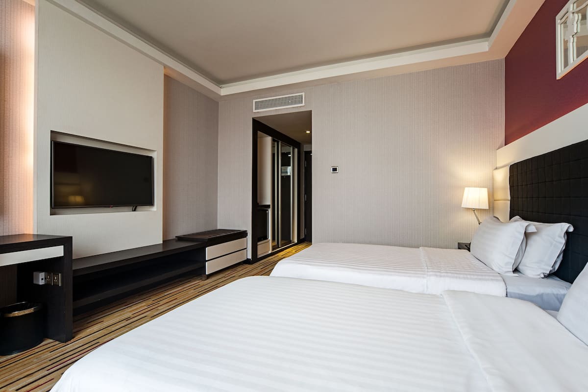 1 bedroom, free minibar, in-room safe, desk