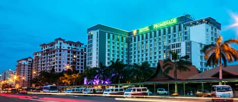 Façade de l’hébergement – soirée/nuit