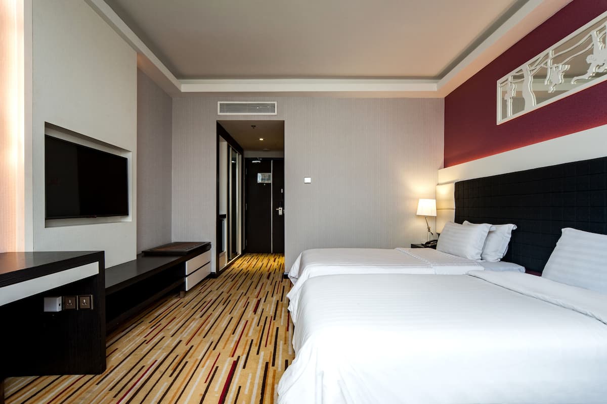 1 bedroom, free minibar, in-room safe, desk