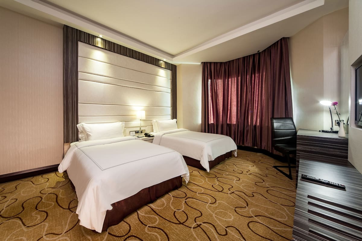 1 bedroom, free minibar, in-room safe, desk