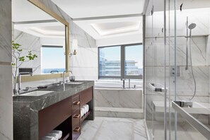Ambassador Suite Room | Bathroom - JW Marriott Hotel Beijing Central (Beijing)
