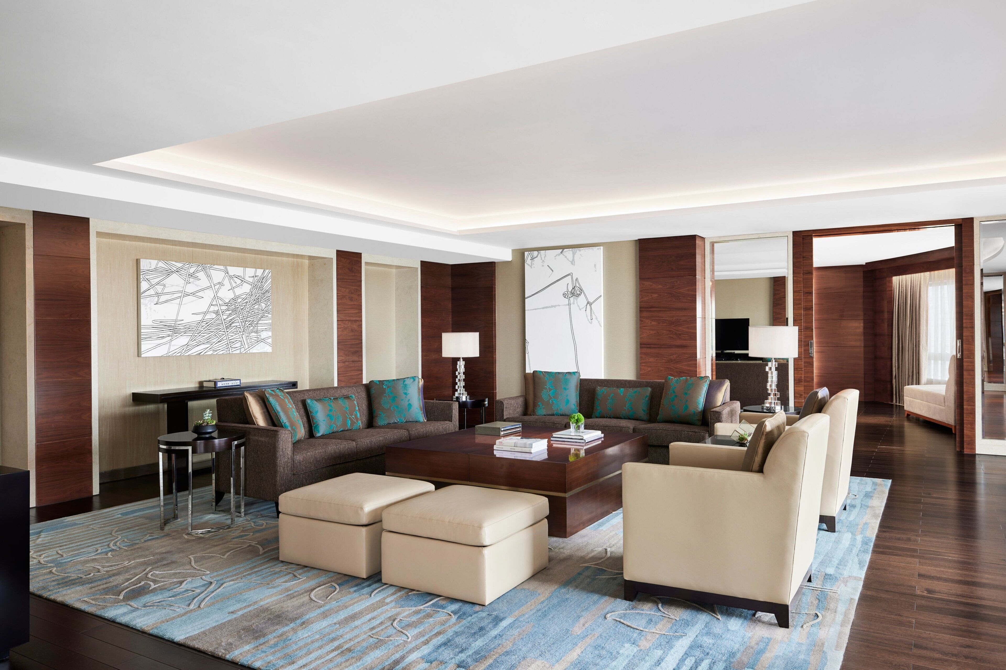 JW Suite Room | Living room | 42-inch LED TV with satellite channels, TV