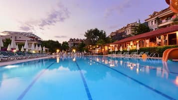 Outdoor pool, open 10 AM to 7 PM, pool umbrellas, sun loungers