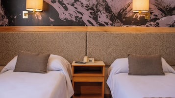 Chambre Double ou avec lits jumeaux | Coffres-forts dans les chambres, lits bébé (gratuits), Wi-Fi gratuit