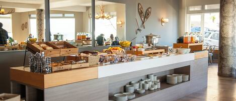 Tägliches inbegriffenes kontinentales Frühstück