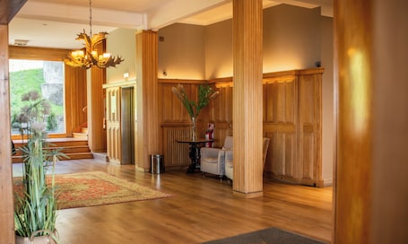Interior. Hotel Tres Reyes Bariloche