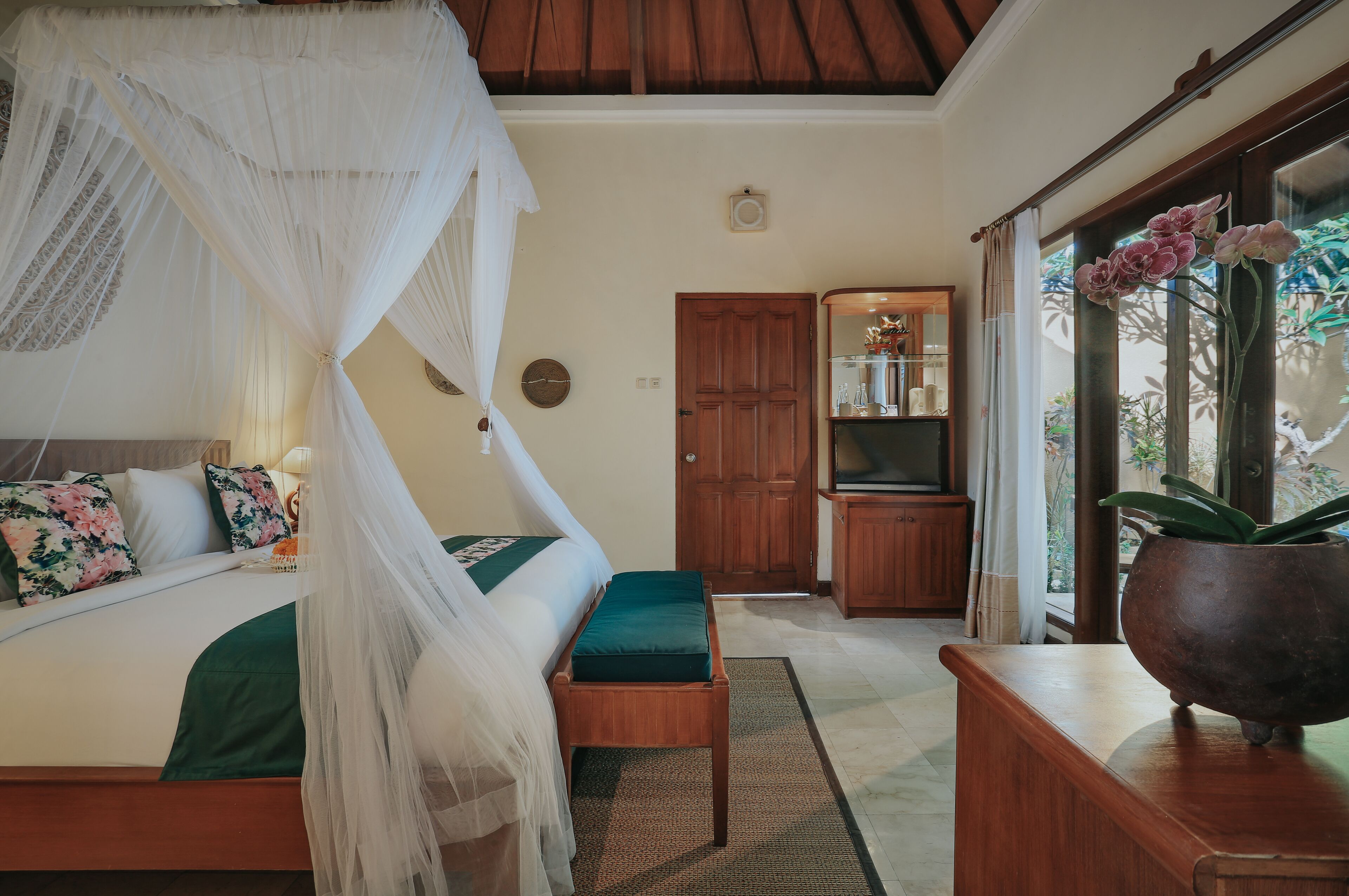 1 bedroom executive villa private pool | 1 bedroom, in-room safe, desk, laptop workspace