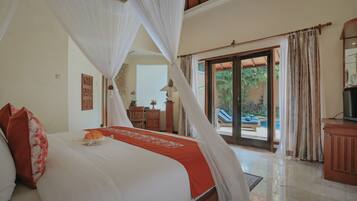 Vila luxo, 1 quarto, piscina particular | 1 quarto, frigobar, cofres nos quartos, escrivaninha