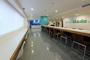 包含每日自助早餐