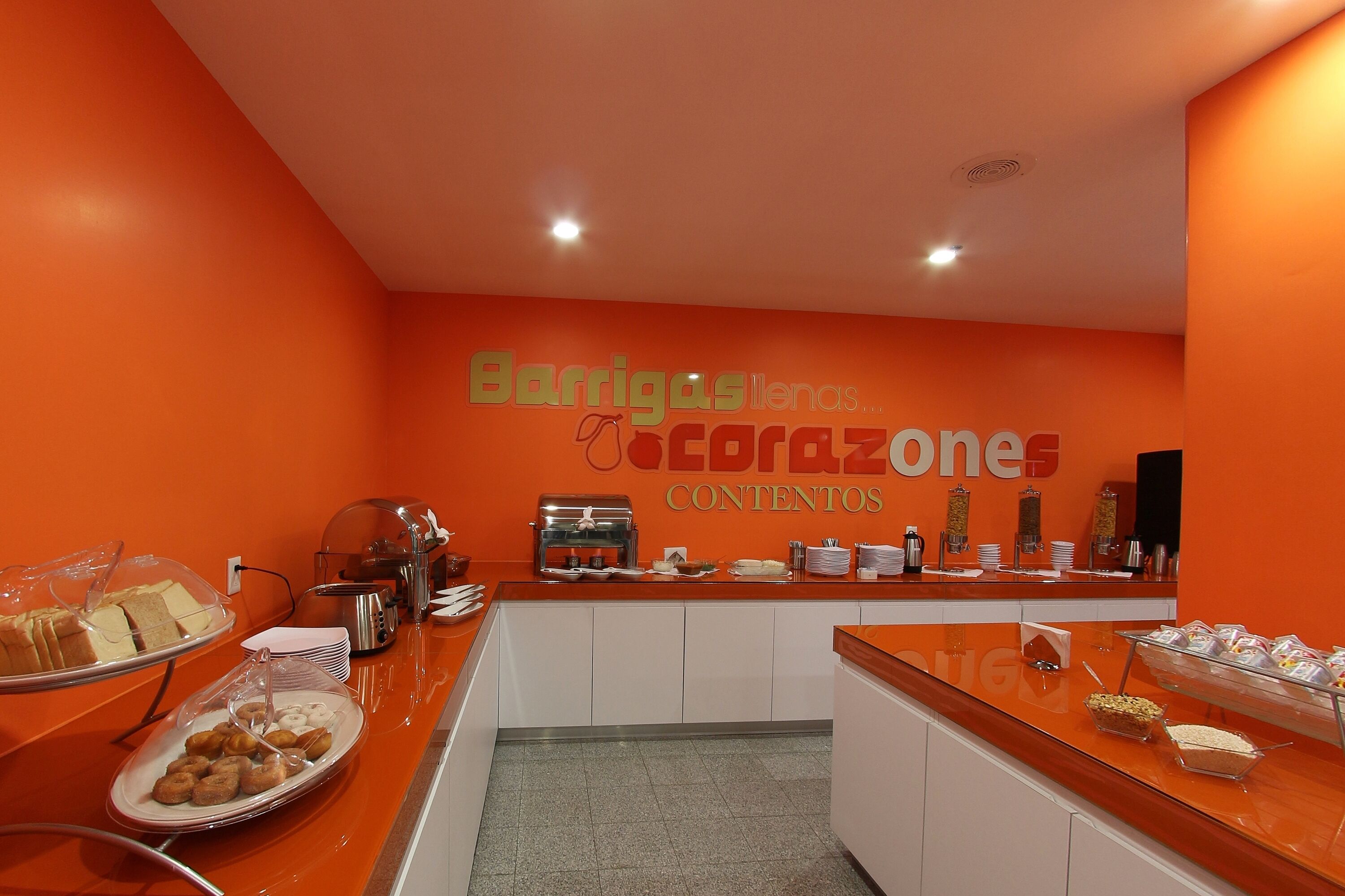 Desayuno bufé gratuito y diario