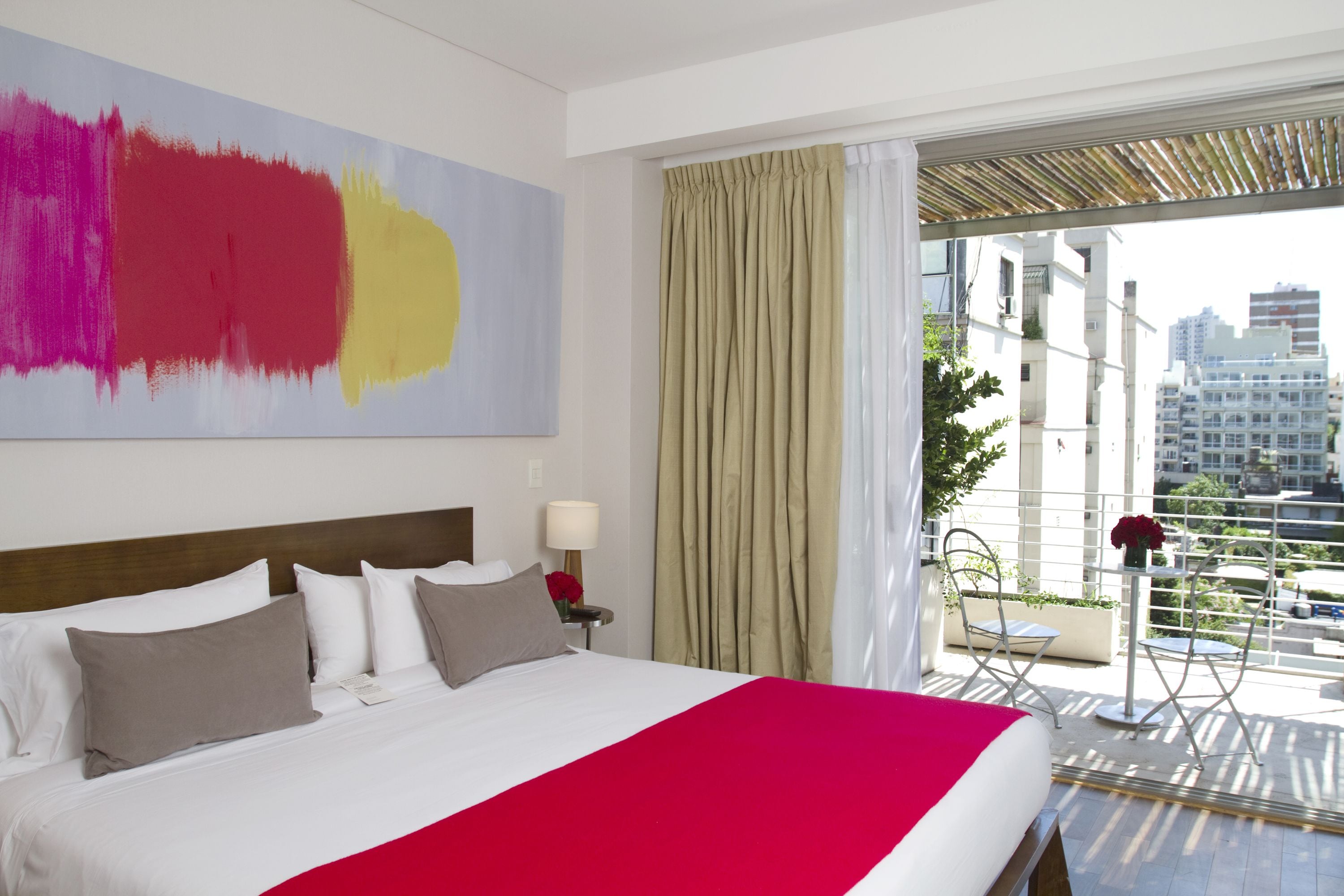 Suíte luxo, 1 quarto, terraço | Roupas de cama premium, edredons de pluma, camas com colchões pillow-top