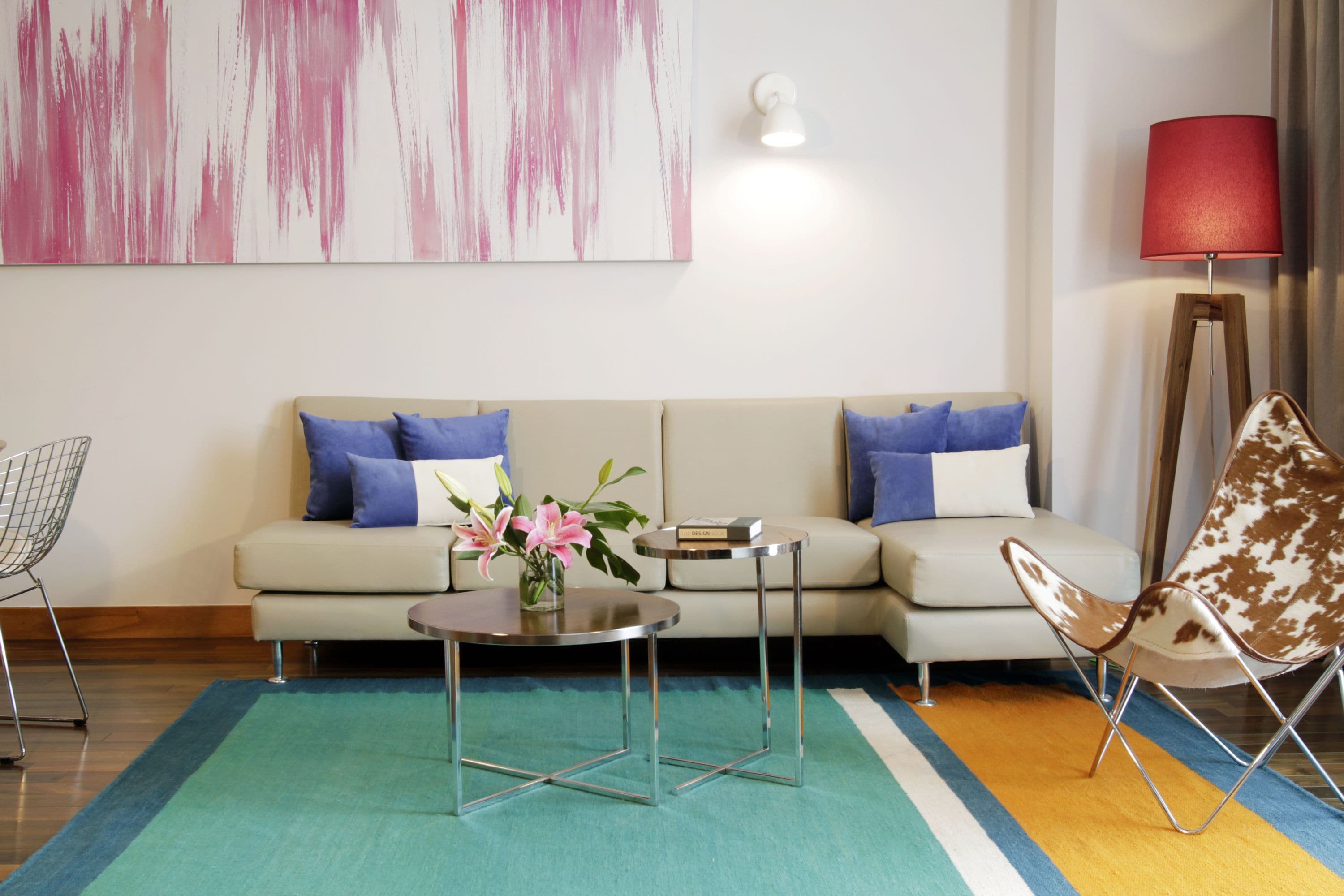 luxury suite, jetted tub (palo santo) | living room