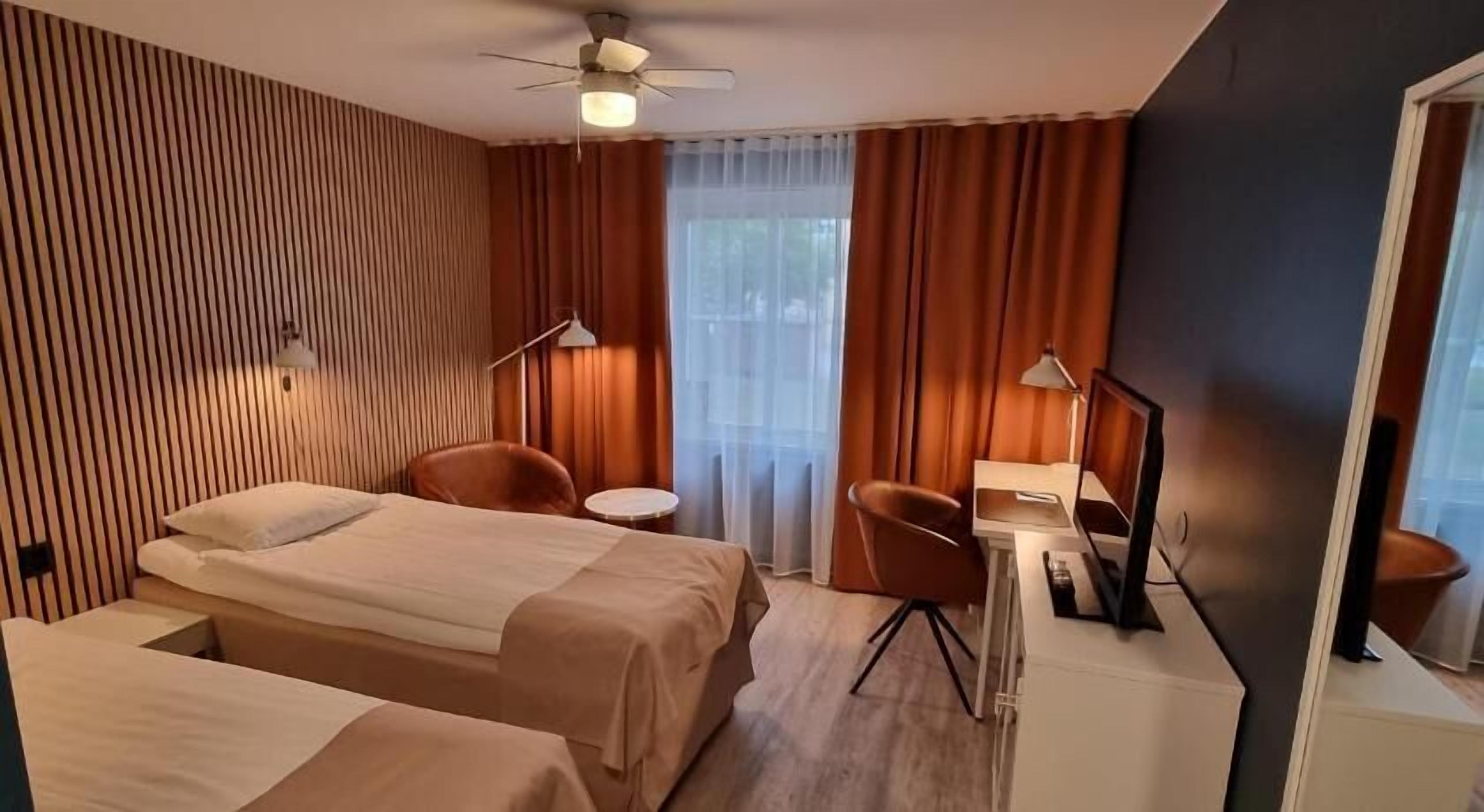 Premium bedding, minibar, individually decorated, individually furnished