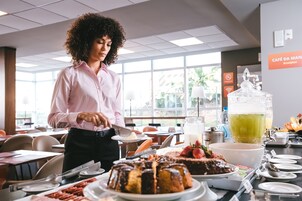 Café da manhã continental grátis todos os dias