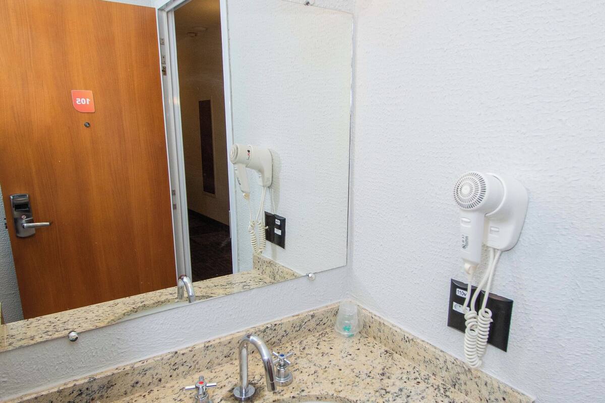 1 bedroom, minibar, in-room safe, desk