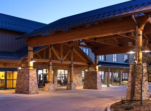 Property entrance - The Lodge at Deadwood Gaming Resort (Deadwood)
