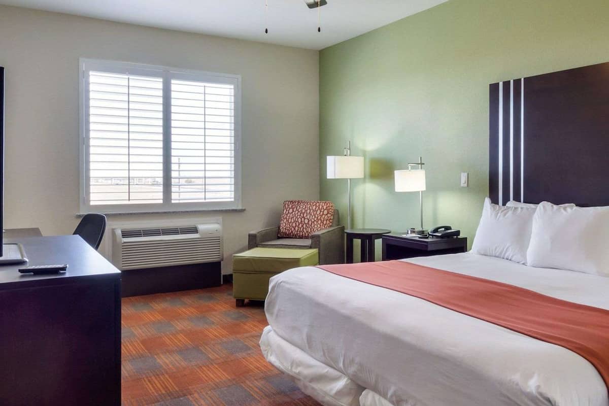 desk, iron/ironing board, free cots/infant beds, rollaway beds