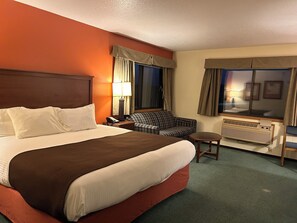 Executive Room | Pillow-top beds, desk, laptop workspace, blackout curtains - Northwoods Inn & Suites Blackduck (Blackduck)