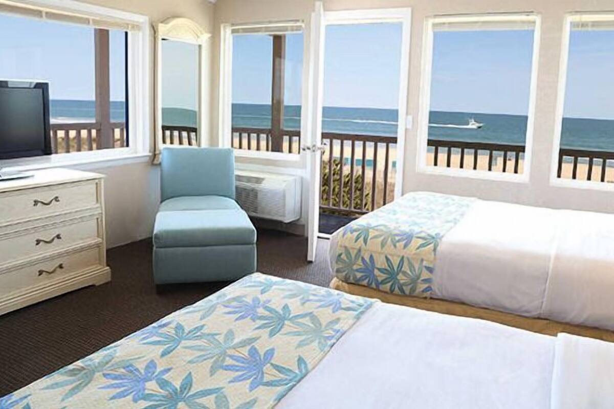 Standard Room, 2 Double Beds, Oceanfront